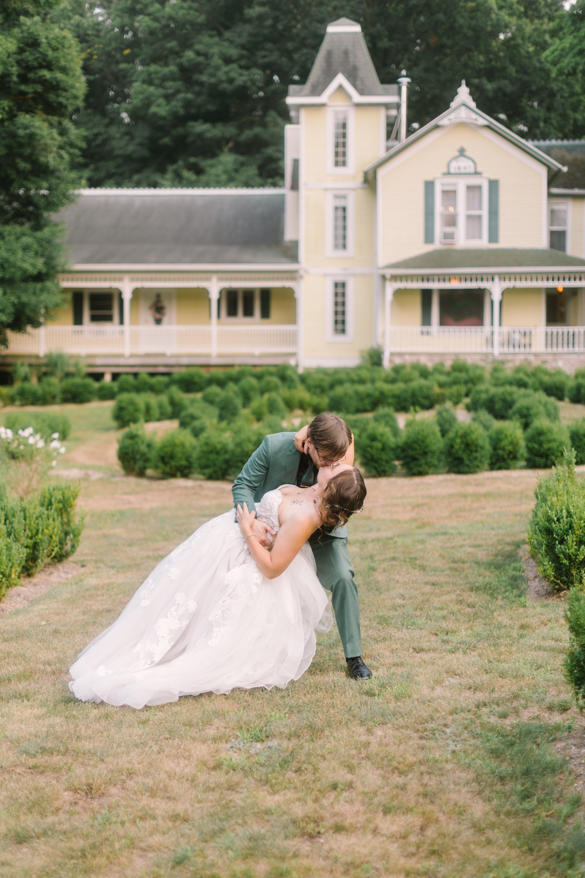 carousel-hero-element image-3